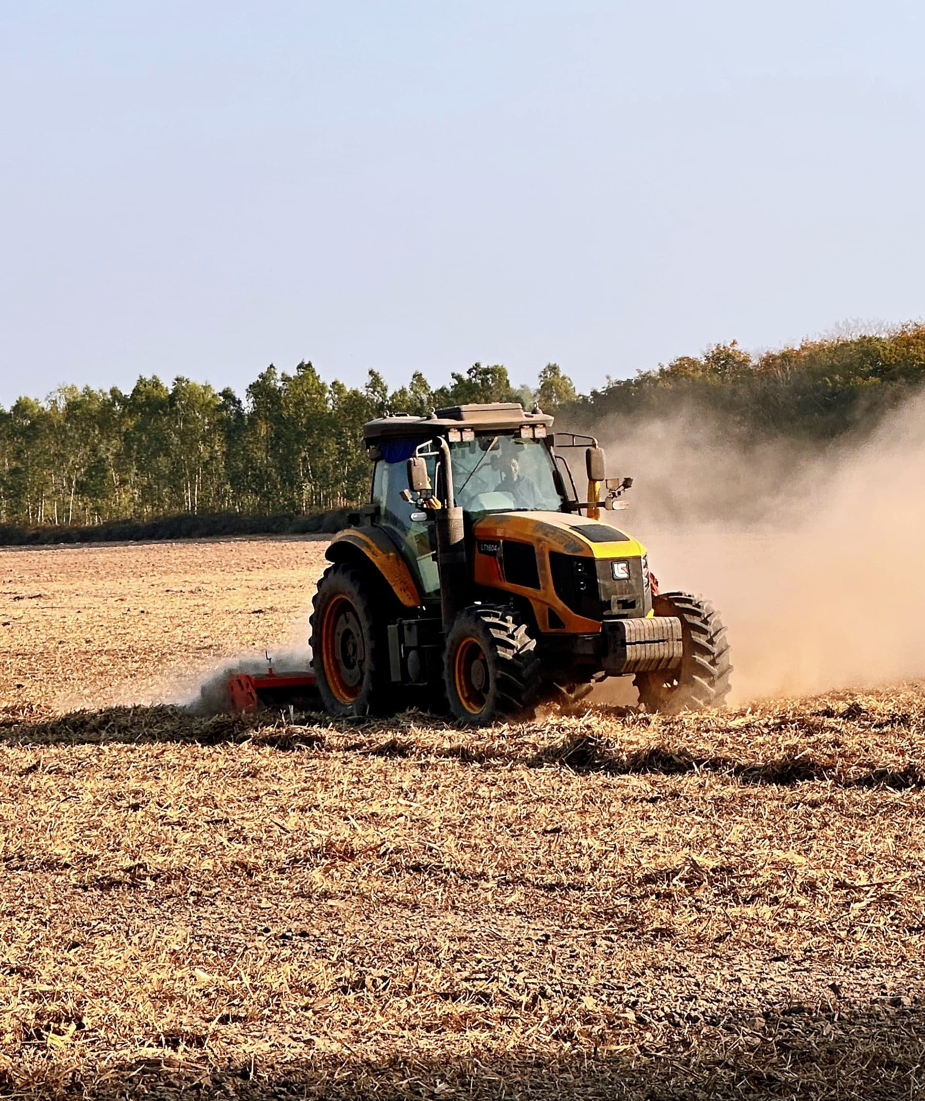 LT1604-T Tractor — Yuchai