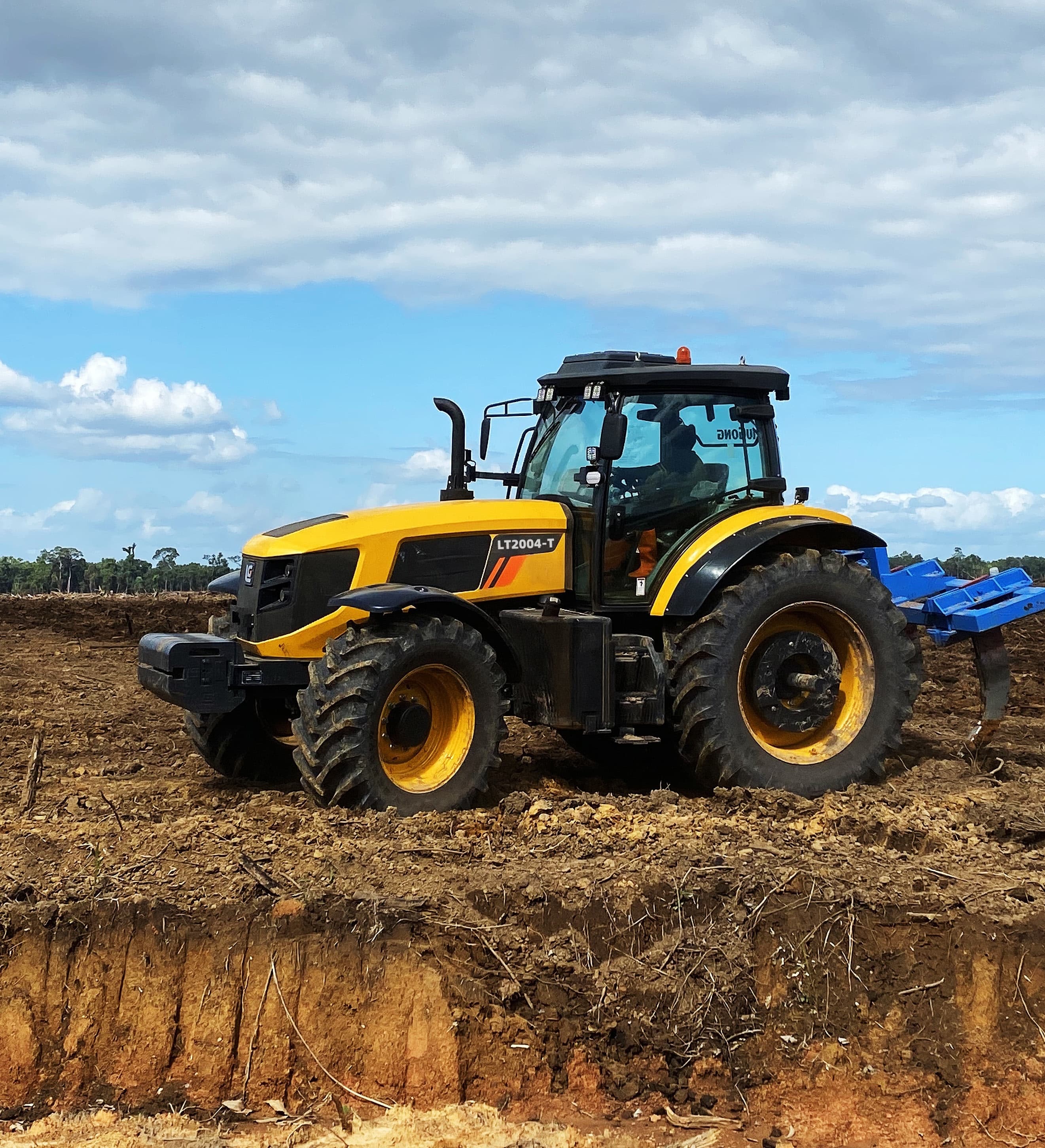 LT2004-T Tractor